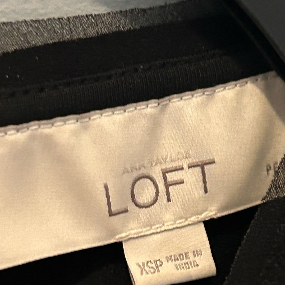 Ann Taylor Loft blouse - Picture 5 of 5